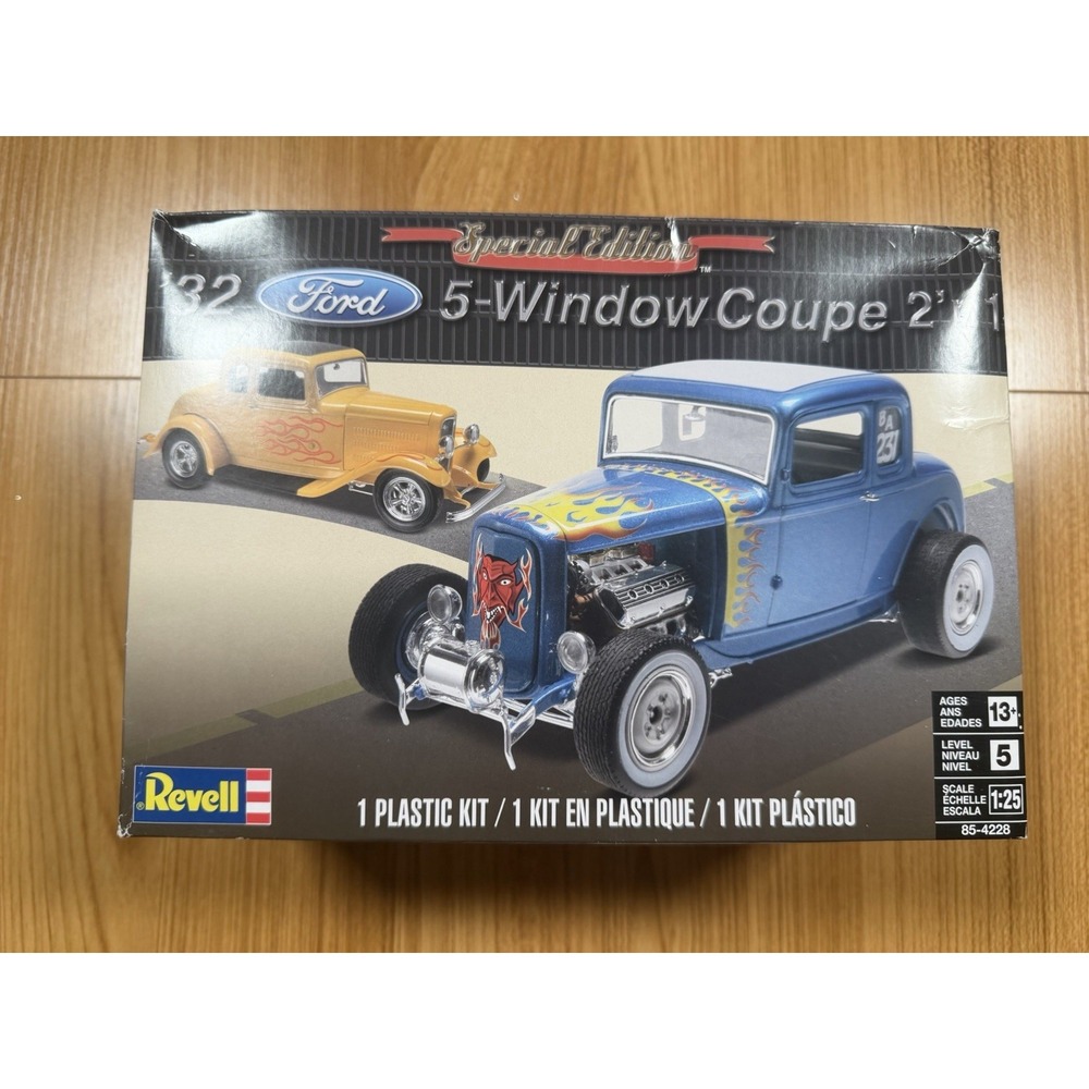 Revell 1/25 '32 Ford 5-Window Coupe 2n'1 Model Kit 85-4228 Started - Picture 1 of 7